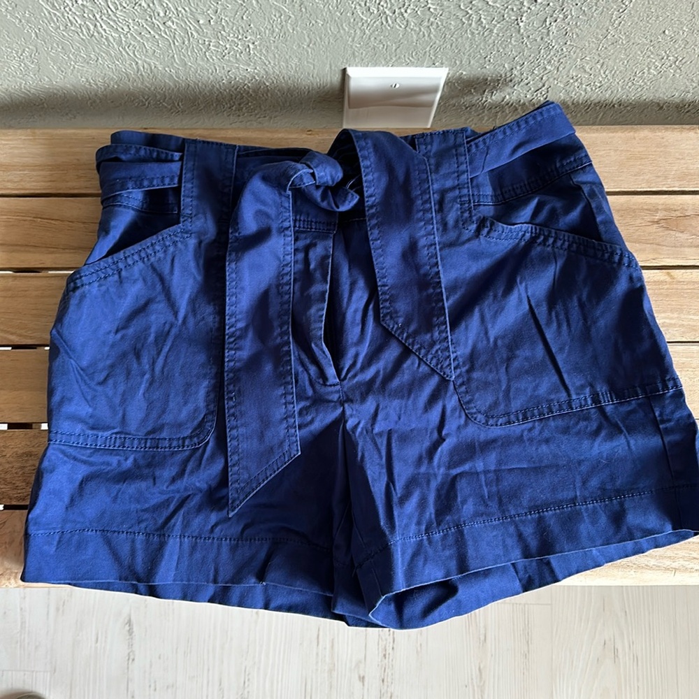 WHBM 4” Shorts with Tie Size 6